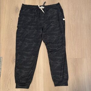 Vuori Halo Black Camouflage Joggers